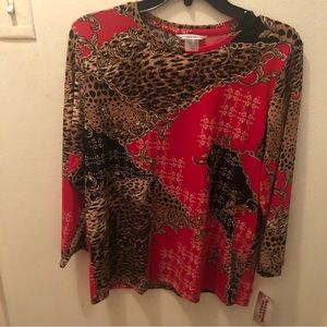 Red and leopard top size medium 3 quarter sleeve .